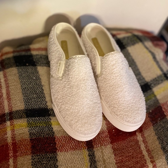 Nine West- EUC- size 9 mules/ clogs slip ons - Picture 11 of 14